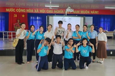 Câu lạc bộ tiếng Anh trường THCS Nguyễn Văn Cừ (NGUYEN VAN CU ENGLISH CLUB)