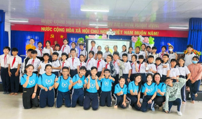 Câu lạc bộ Tiếng Anh trường THCS Nguyễn Văn Cừ sinh hoạt với chủ đề “Gần gũi với thiên nhiên” năm học 2023-2024