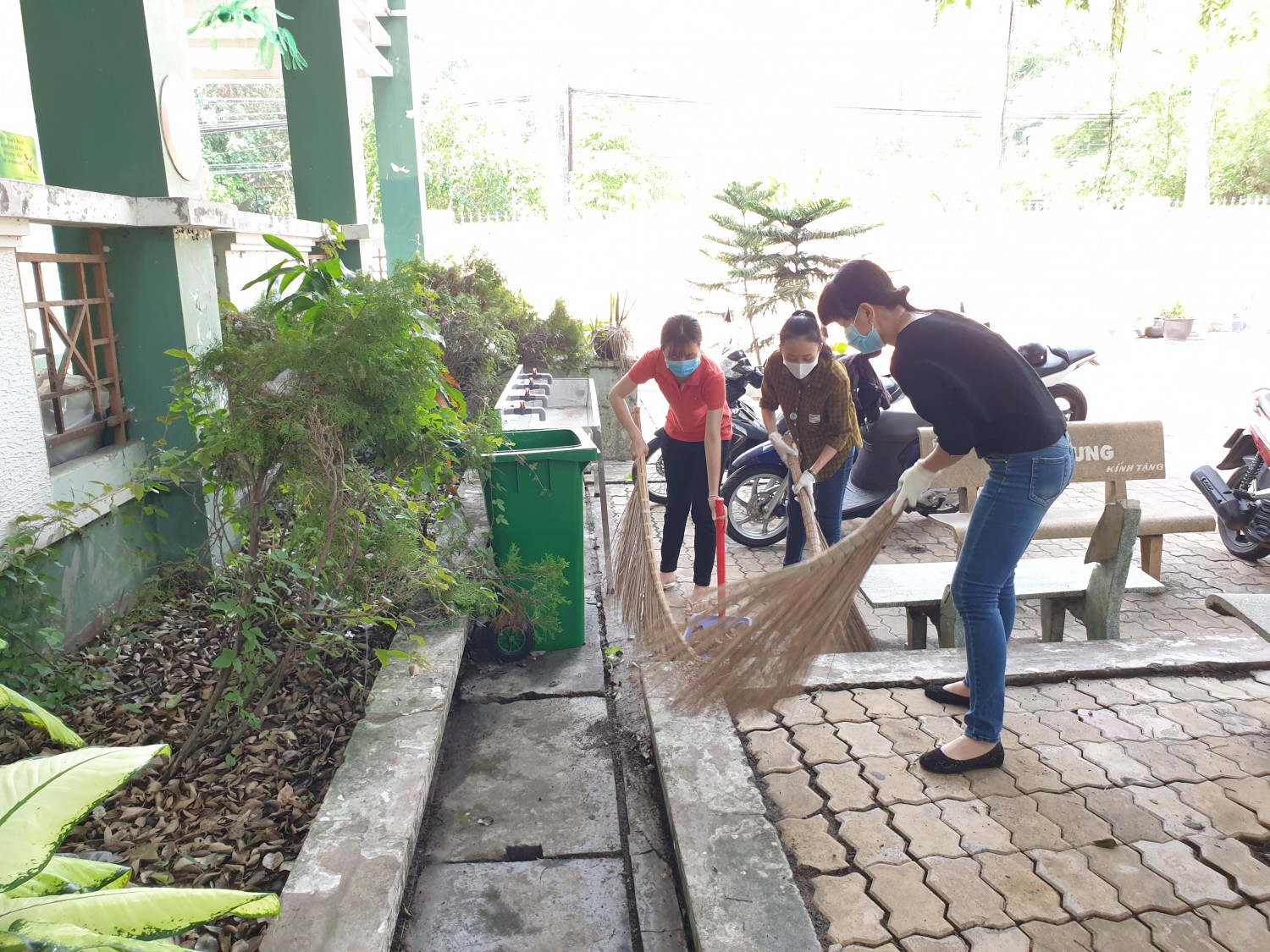 Tổng vệ sinh trường, công tác chuẩn bị đón học sinh trở lại