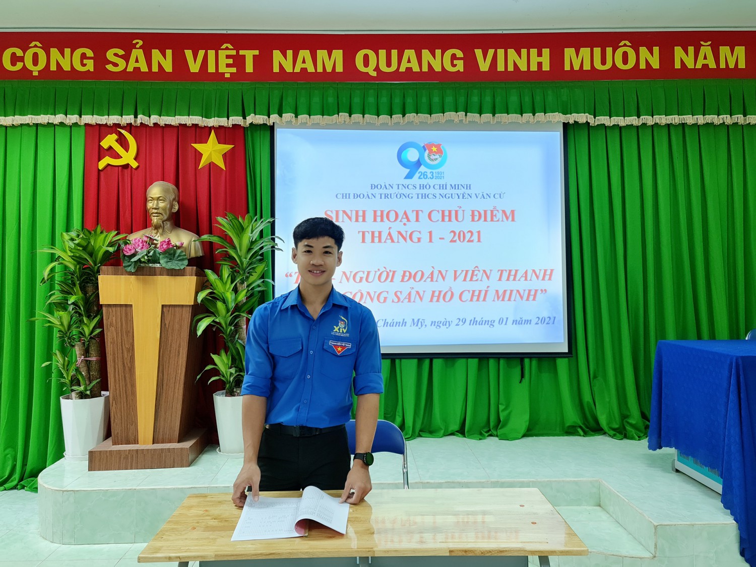 Đ/c Huỳnh Tuấn Huy - Bí thư chi đoàn triển khai sinh hoạt chủ điểm