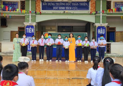 Liên đội THCS Nguyễn Văn Cừ triển khai thực hiện phong trào "Thiếu nhi Việt Nam thi đua làm theo 5 điều Bác Hồ dạy" năm học 2022-2023