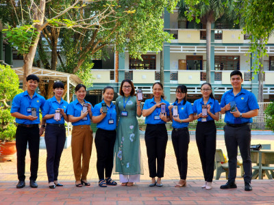 CĐCS trường THCS Nguyễn Văn Cừ triển khai cài đặt Ứng dụng "Bình Dương số"