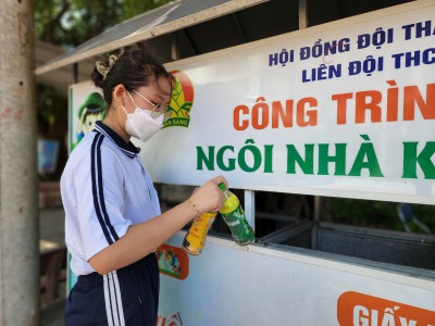 Liên đội THCS Nguyễn Văn Cừ thực hiện "Bảo vệ môi trường" gắn với chủ đề "Xây dựng thành phố đất Thủ không rác"