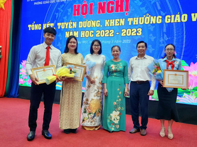 Tham dự Hội nghị tổng kết, tuyên dương, khen thưởng giáo viên giỏi năm học 2022-2023