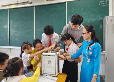 Liên đội THCS Nguyễn Văn Cừ vận động, quyên góp ủng hộ chương trình "Cây mùa xuân cho em" năm học 2023-2024