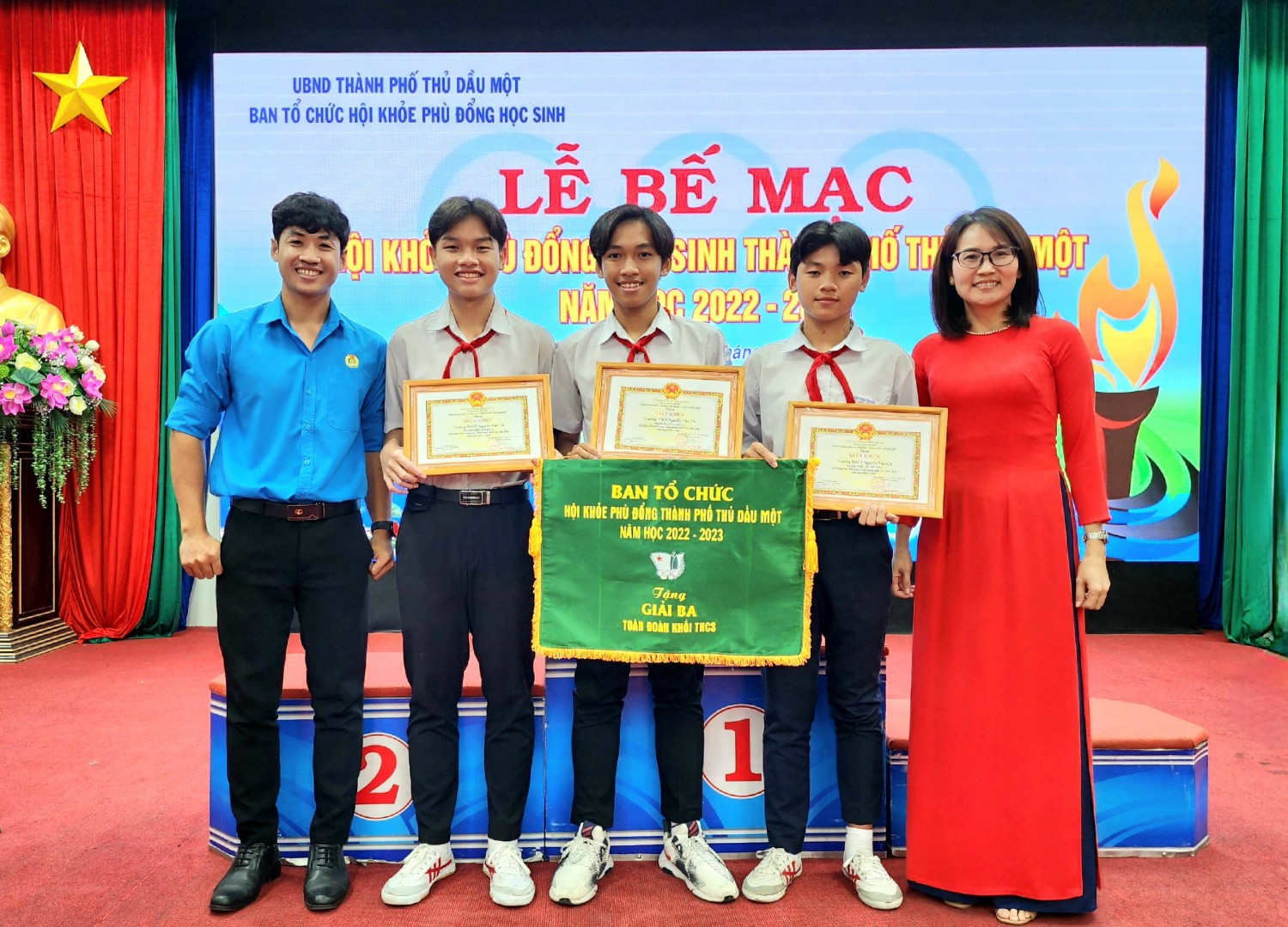 Đạt hạng ba toàn đoàn Hội khoẻ Phù Đổng học sinh cấp Thành phố năm học 2022-2023