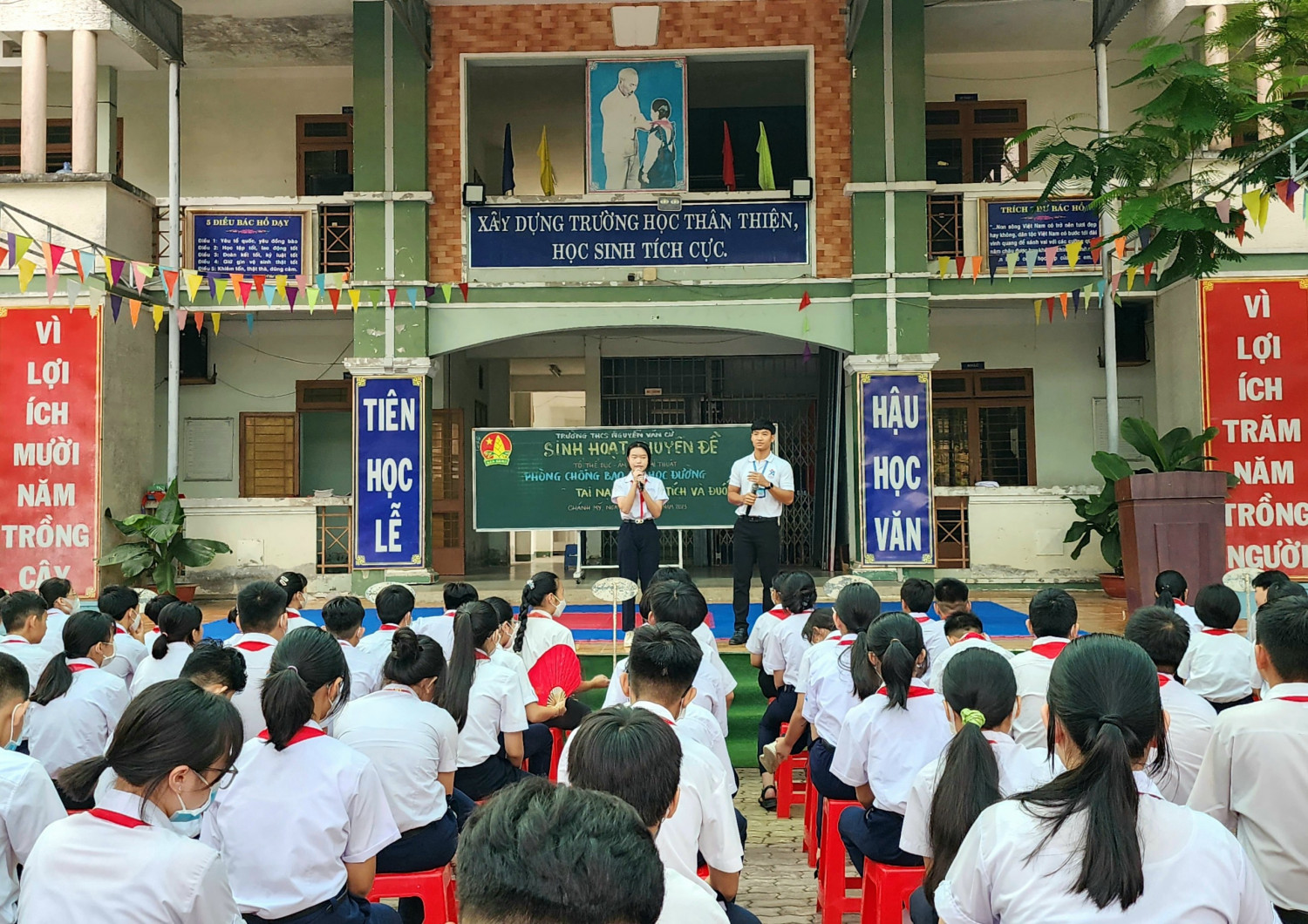 Sinh hoạt chuyên đề phòng chống bạo lực học đường, tai nạn thương tích và đuối nước cho học sinh trường THCS Nguyễn Văn Cừ năm học 2022-2023
