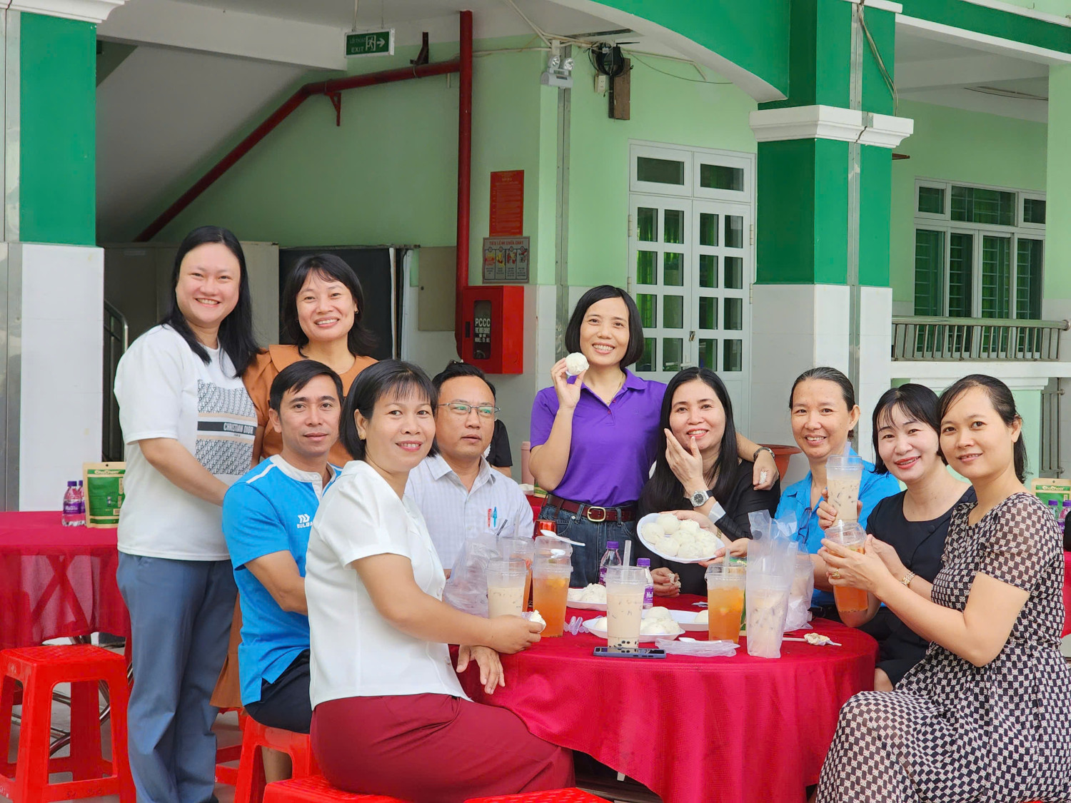 Công đoàn cơ sở trường THCS Nguyễn Văn Cừ duy trì mô hình "Cafe, trà sáng - Trao đổi với công đoàn viên" năm học 2024-2025